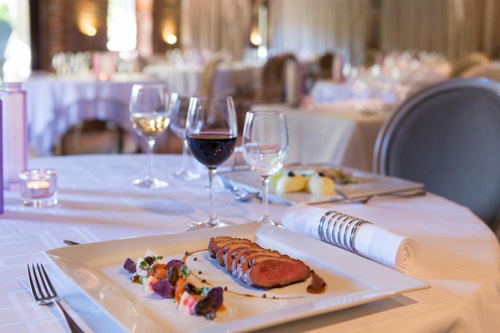 Logis-Hotel-Restaurant La Gentilhommiere Artres Exteriör bild
