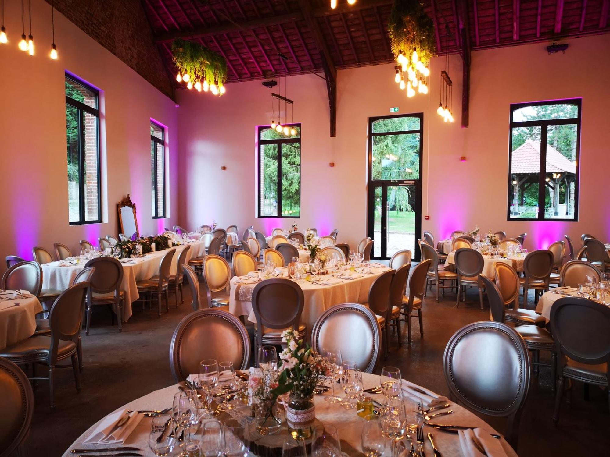 Logis-Hotel-Restaurant La Gentilhommiere Artres Exteriör bild